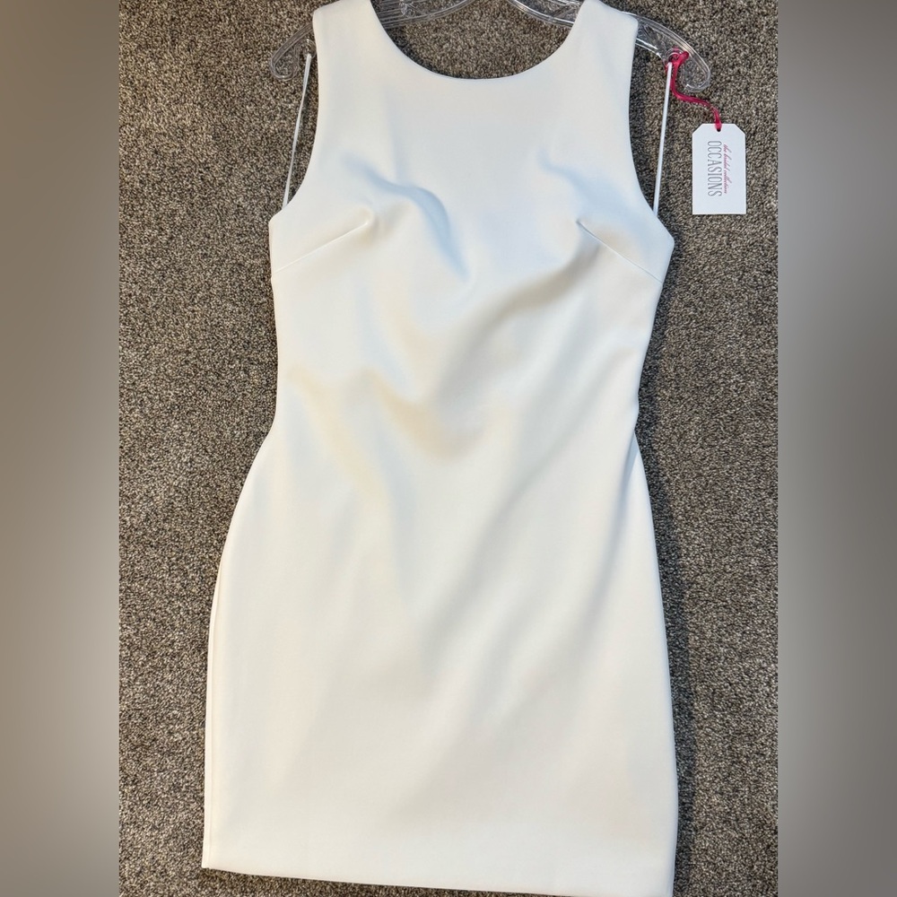 Elegant White Sleeveless Short Dress Bridal